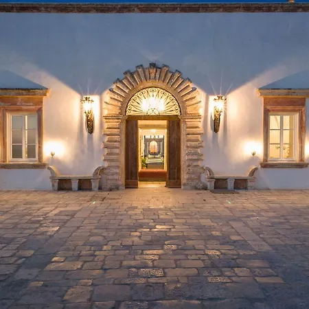 Tenuta Mose Charming House&relais Çiftlik konaklama